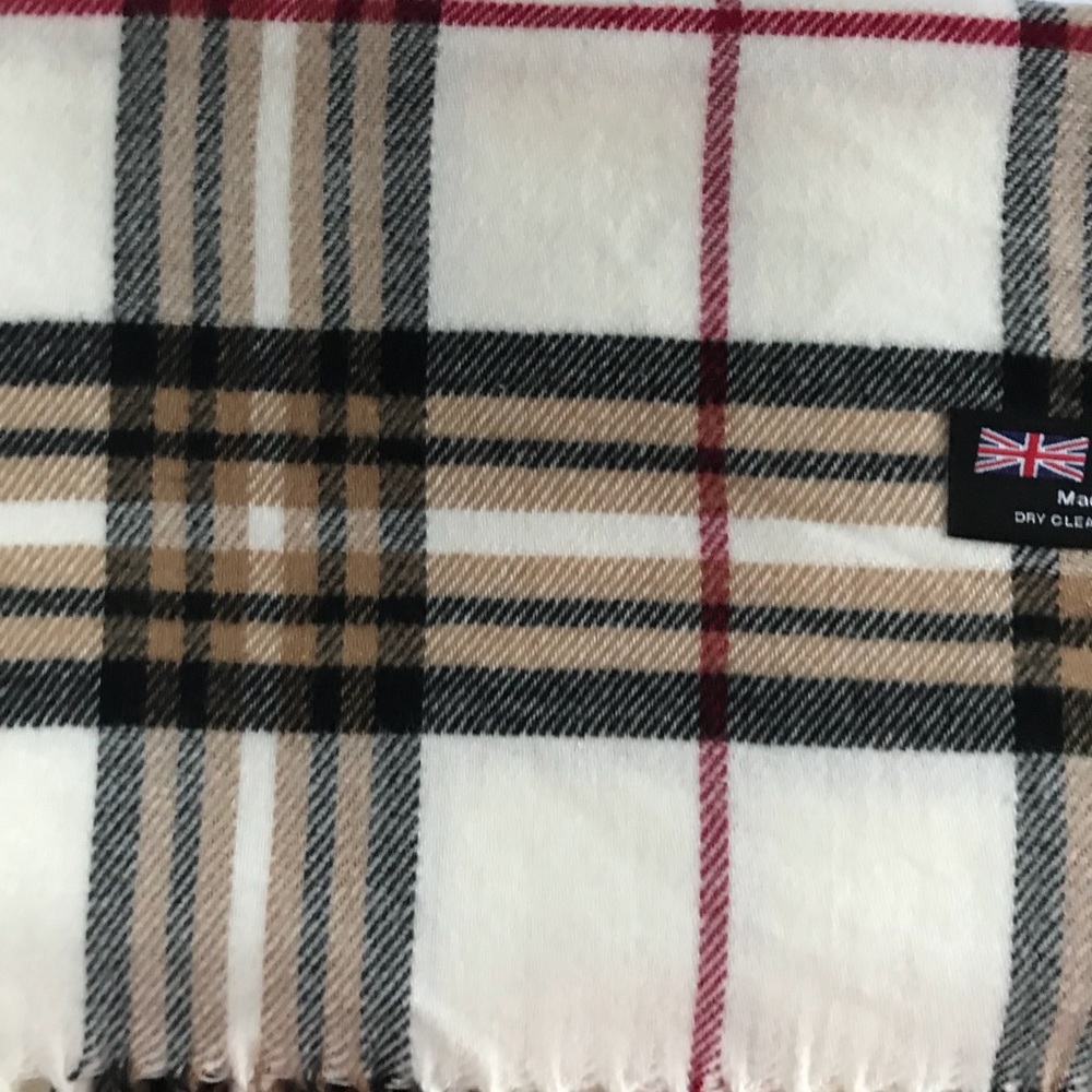 One In stock 100% Cashmere Scarf Scotland - Picture 4 of 7